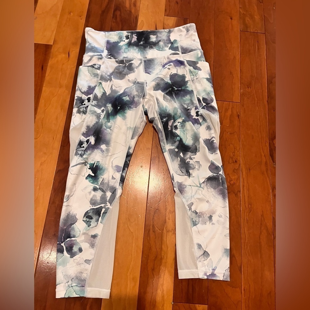 ATHLETA Size Med Capri Workout Leggings Active Stretch Running Sports Lounge